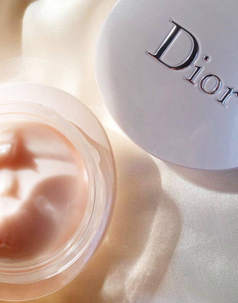 Dior Capture Totale Cell Energy Firming & Wrinkle-Correcting Eye Creme 5 ml   อายครีมเนื้อแอร์ วิป นุ่มละมุน สัมผัสหรู ซึบซาบลึกถึงผิวรอบดวงตาชั้นใน ให้ผิวรอบดวงตากระจ่างใส เปล่งประกาย 