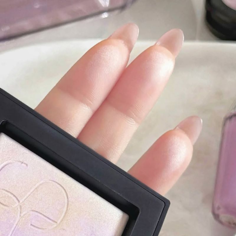 NARS Light Reflecting Prismatic Pressed Powder 10g #Aurora (Limited Edition)  ,NARS Light Reflecting Prismatic Pressed Powder , NARS Light Reflecting Prismatic Pressed Powder ราคา , NARS Light Reflecting Prismatic Pressed Powder รีวิว , NARS แป้งฝุ่น , NARS แป้งเซ็ตติ้ง